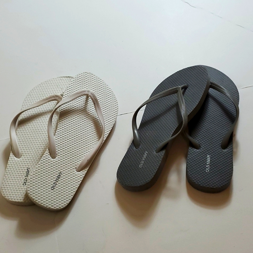 Set Of 2 Pair Old Navy Flip Flops